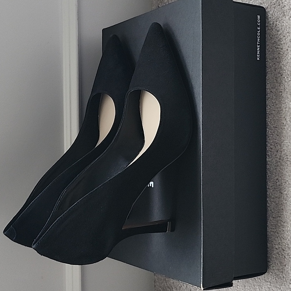 Kenneth Cole Romi Pump - Picture 2 of 9